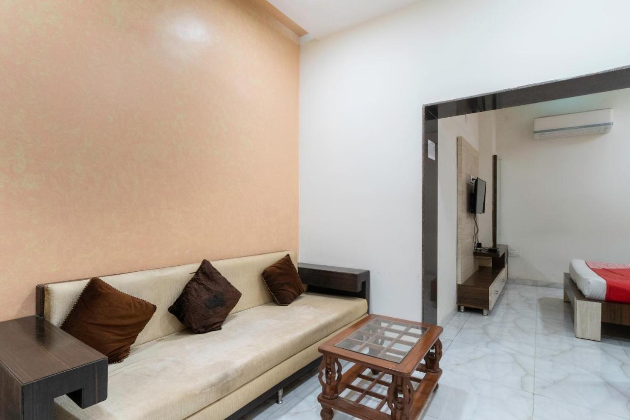 Hotel Oyo 13535 Aakash Ahmedabad Exterior foto